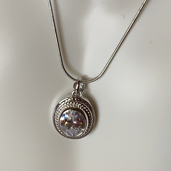 NWT Epiphany five carat pendant with necklace - Picture 3 of 7